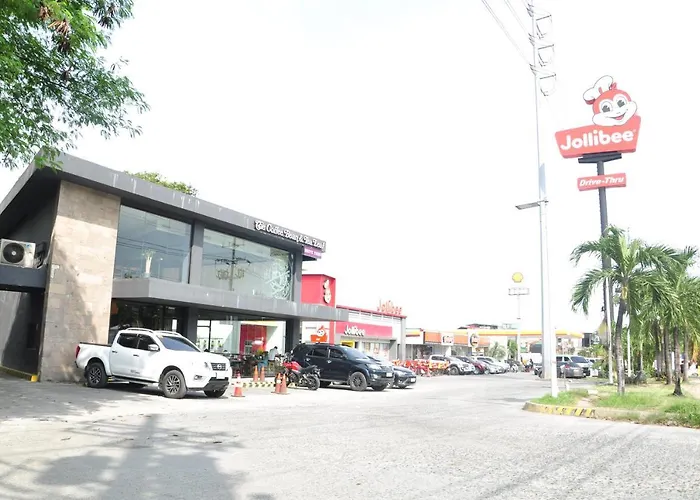Nrm Ridgewood Towers Aparthotel Manila